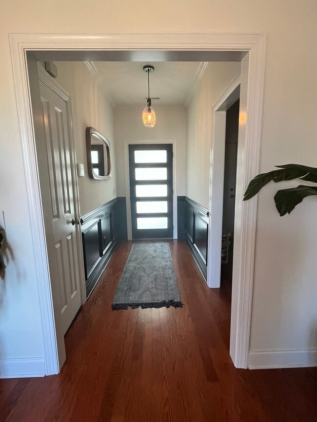 Building Photo - 724 Royal Bonnet Dr