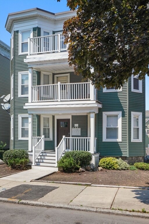Building Photo - 17 Howes St