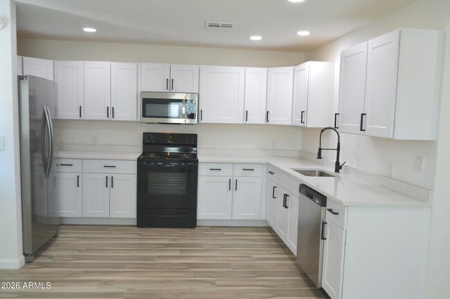 Building Photo - 44 N Mountain Rd