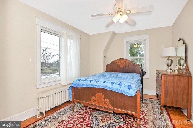 Building Photo - 3728 US-1