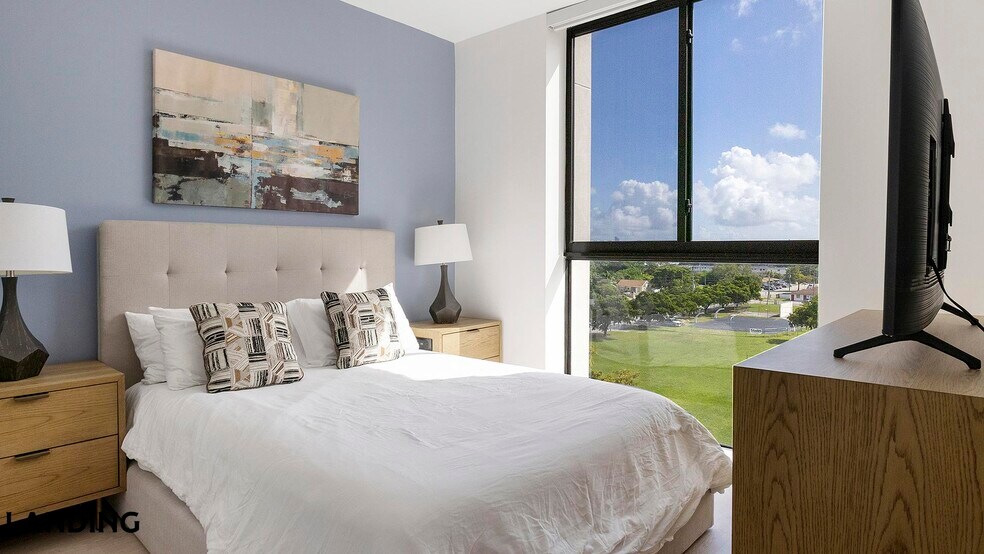 Building Photo - 1155 NE 126th St