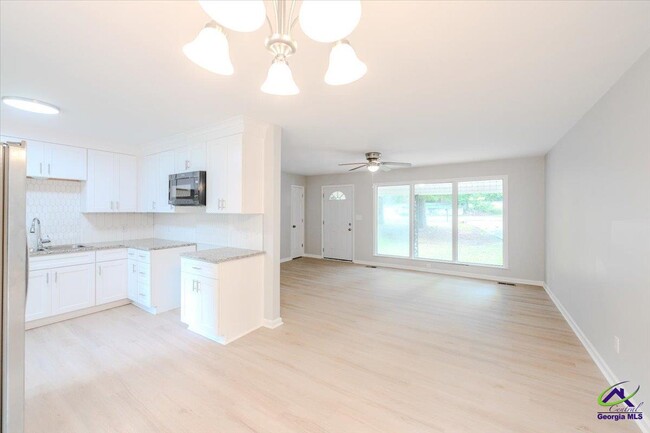 Building Photo - 308 Juniper Rd