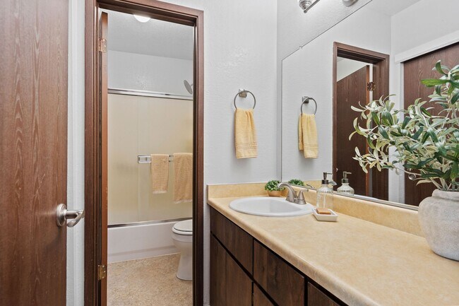 Building Photo - 7235 Cinnamon Cir