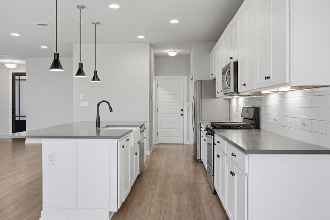 Building Photo - 103 Trailside Ln