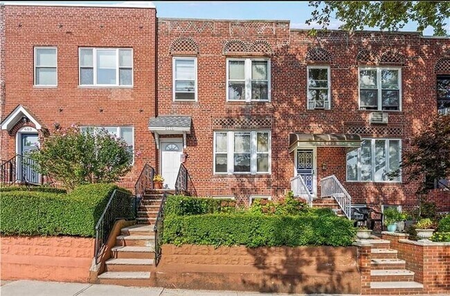 Building Photo - 603A 20th St