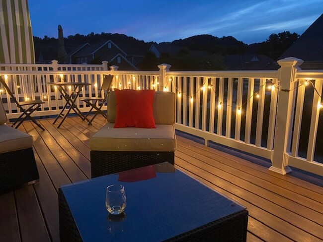 Building Photo - 3 Bedroom Luxury Townhome Rental for US OPEN!