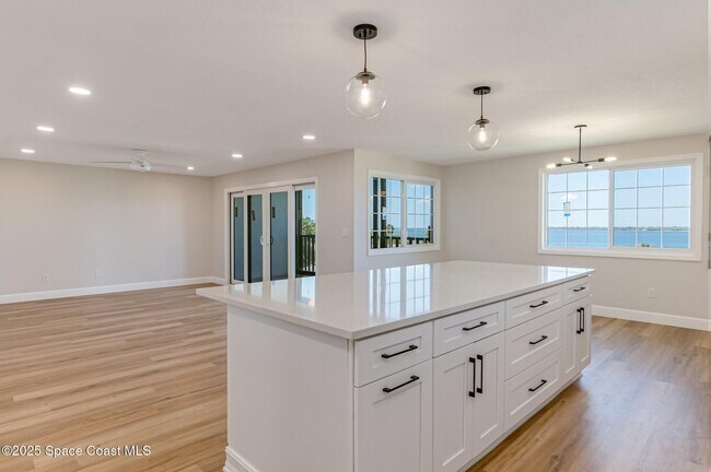 Building Photo - 115 Indian River Dr