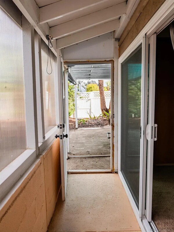 Building Photo - 44511 La Paz Rd