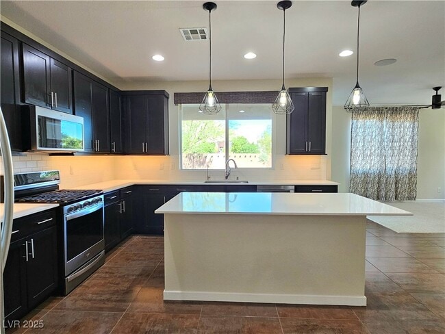 Building Photo - 7017 Pearl Hilltop Ct