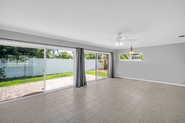Building Photo - MAXIMO MOORINGS 3/2/2 HOME NEAR ST. PETE B...