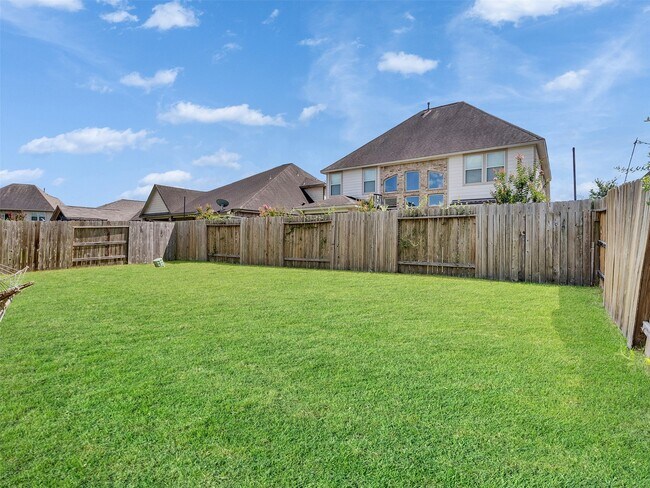 Building Photo - 10026 Thicket Park Ln