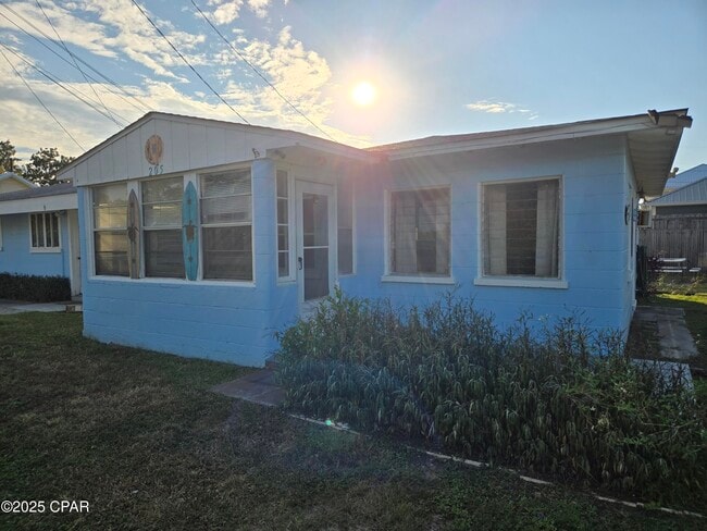 Building Photo - 205 W Toledo Pl