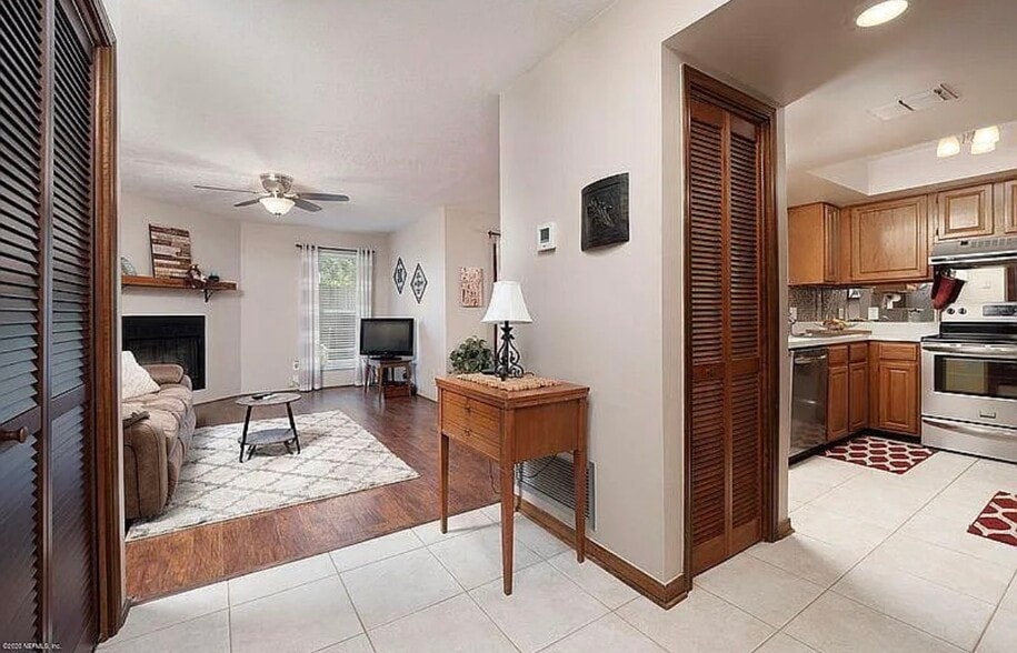 Building Photo - 8079 Village Gate Ct