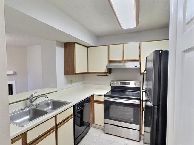 Building Photo - 3803 Chimney Ridge Pl