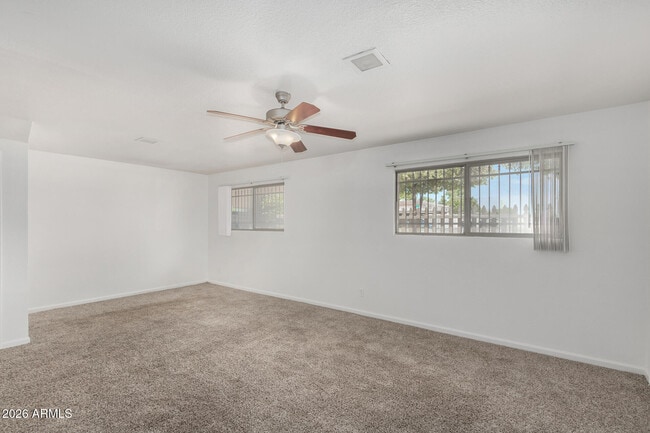 Building Photo - 3418 S Oak St