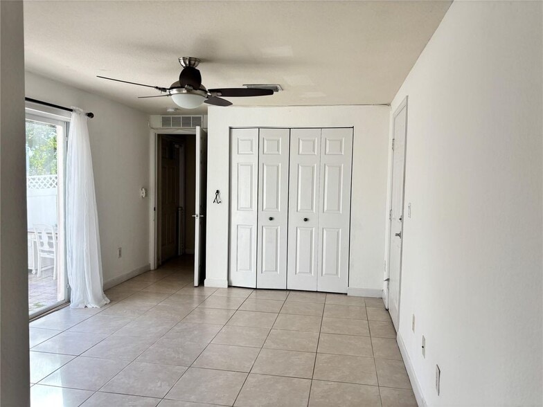 Building Photo - 451 NE 1st St