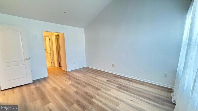 Building Photo - 207 Lookout Pl