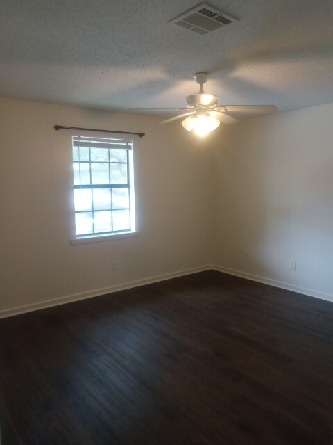 Bedroom 1 - 3379 Highway 594