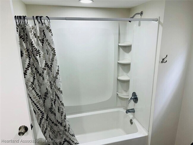 Building Photo - 5037 Roanoke St