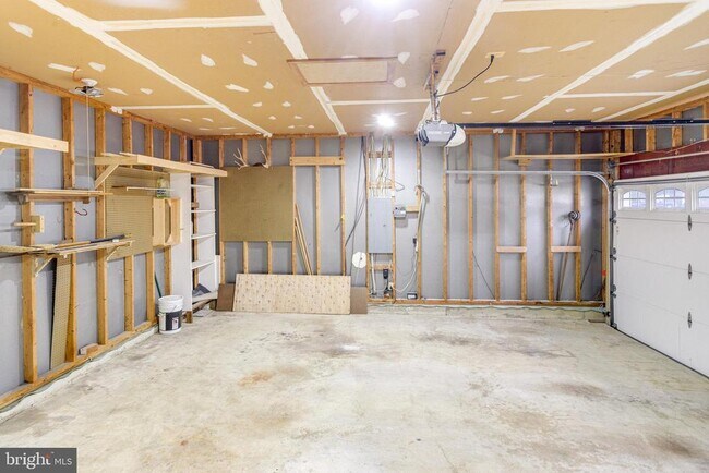 Building Photo - 15385 Bevanwood Dr