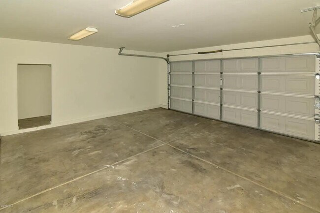 Building Photo - 506 E Townley Ave