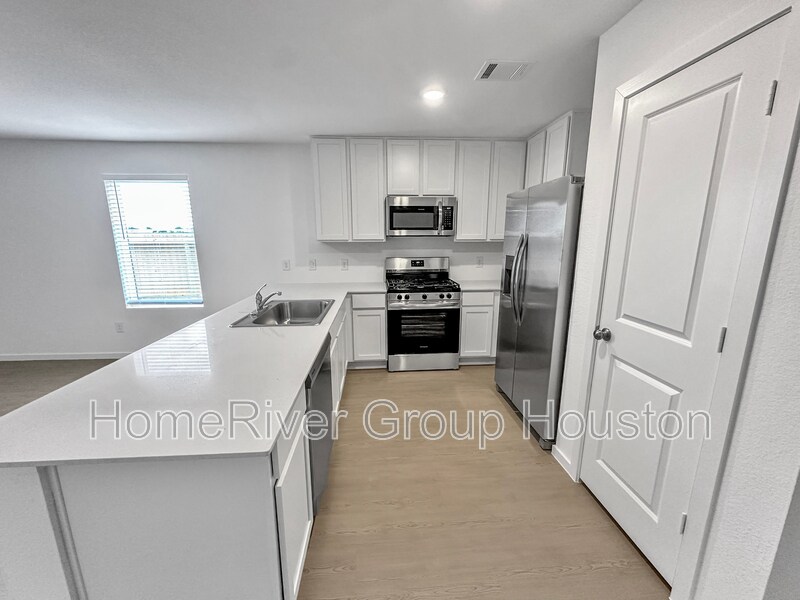 Building Photo - 317 Kim Ln