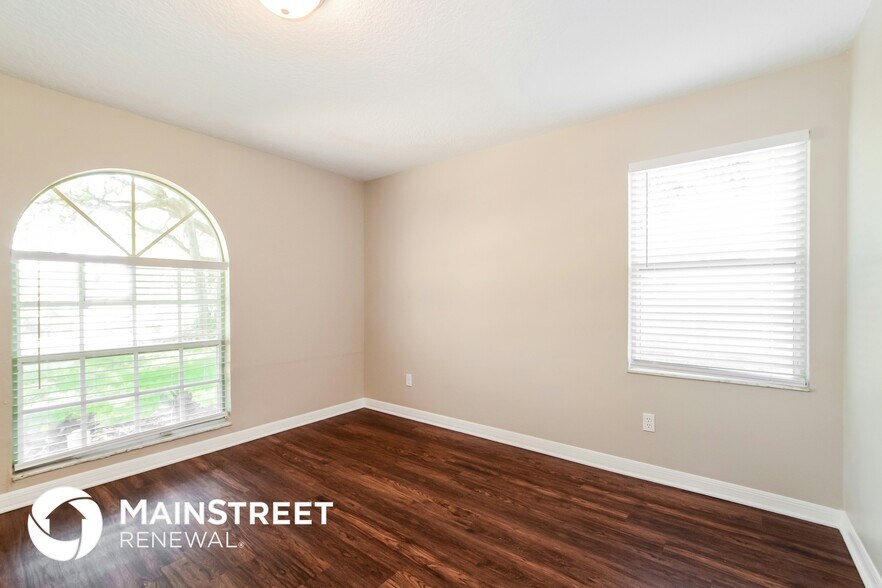 Building Photo - 33303 Lake Bend Cir