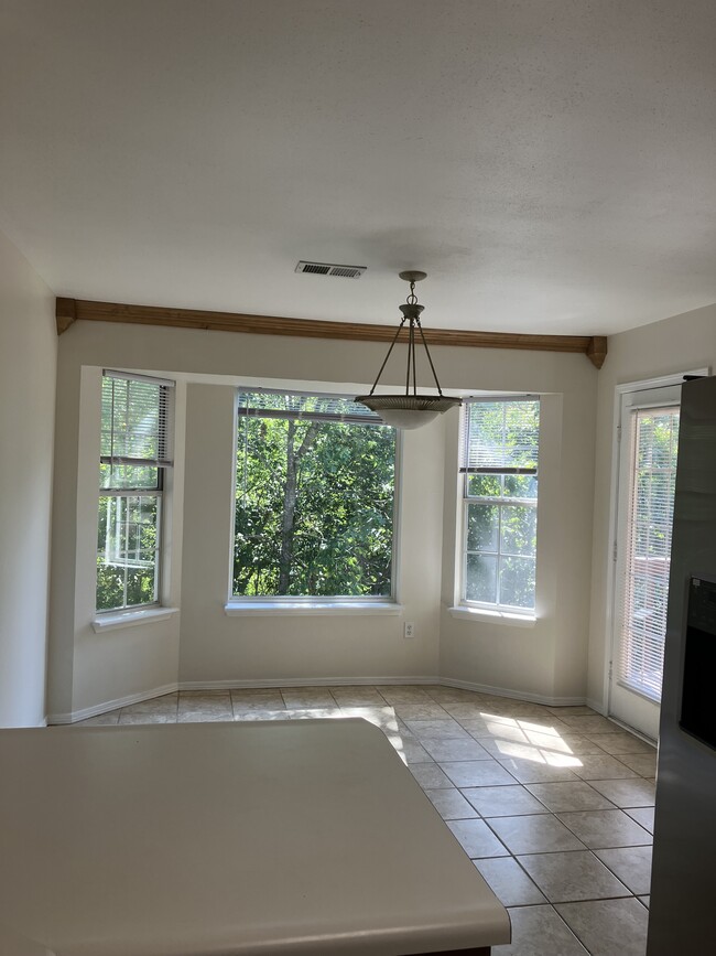 Building Photo - 8632 Golf Creek Dr