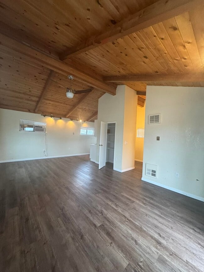 Building Photo - 5116 Sandmound Blvd