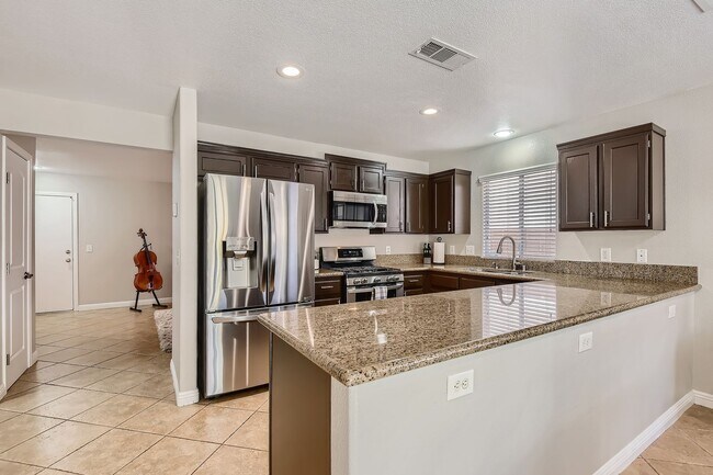 Building Photo - Beautiful 3 bedroom Home Located in the Vibrant City of Las Vegas