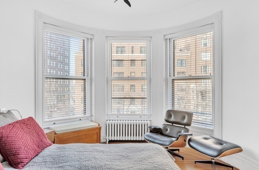 Building Photo - 11 Farnsworth St