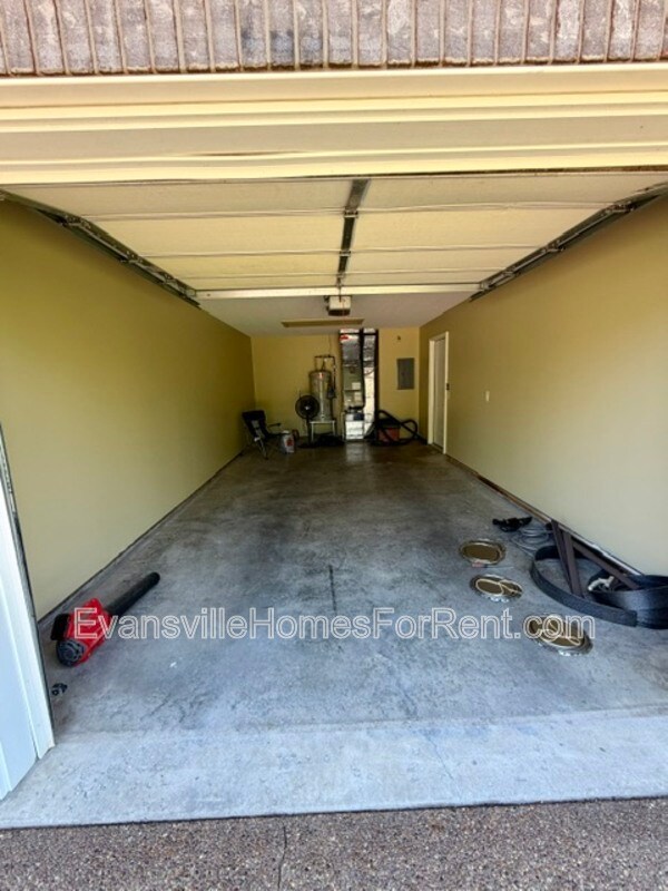 Building Photo - 3909 Charlotte Ave