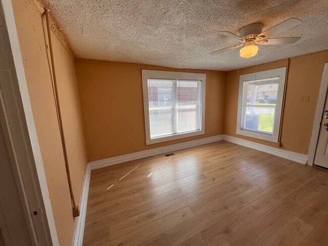 Building Photo - 711 36th Ave