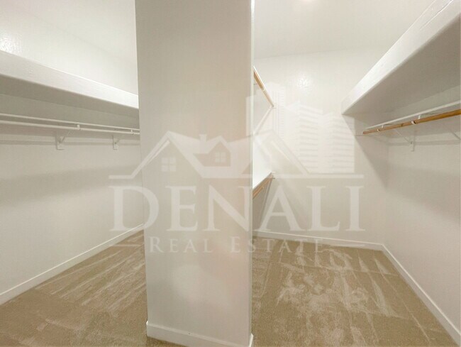 Building Photo - 26623 N 44th St