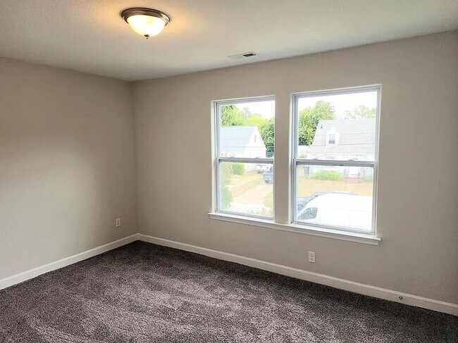 Building Photo - RENOVATED 4 BEDROOM/3 BATH IN NORFOLK! READY FOR RENT!!