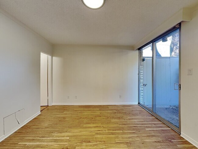 Building Photo - 4500 Westridge Ave