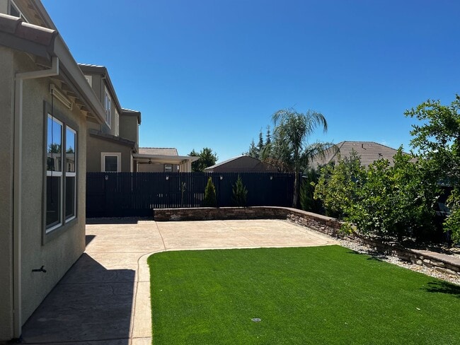 Building Photo - Executive 2828 Sqft. Rocklin 5 Bedroom, 4 ...
