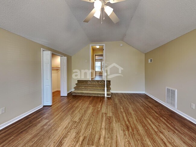 Building Photo - 602 Majestic Oak Dr