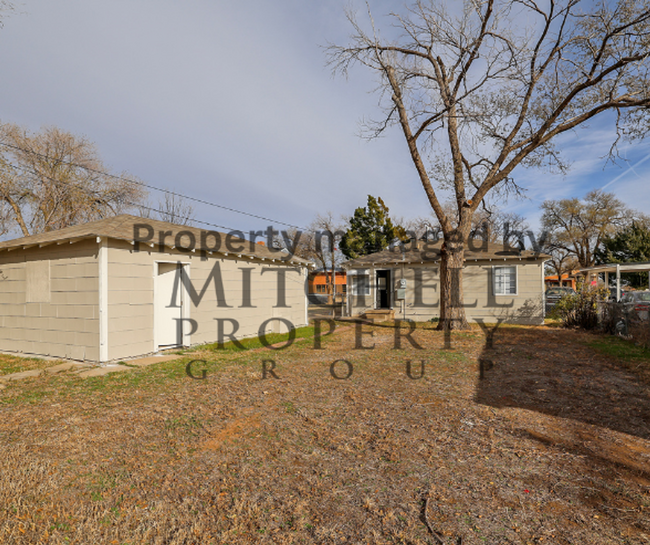 Building Photo - Welcome to 4646 Bowie! Make this beautiful...