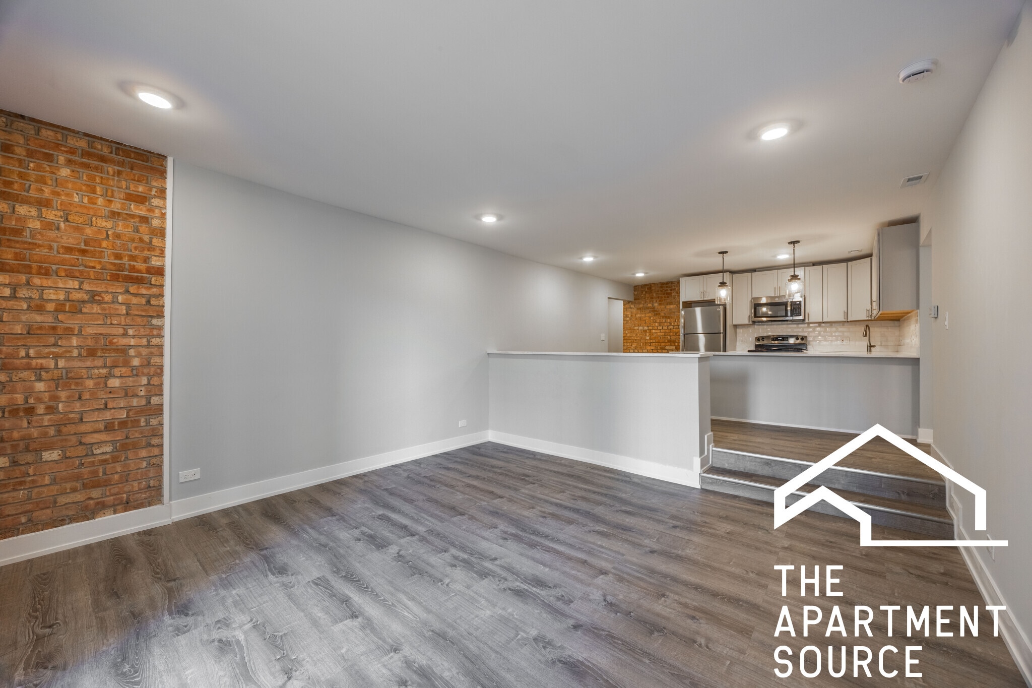 Building Photo - 1214 N La Salle Dr