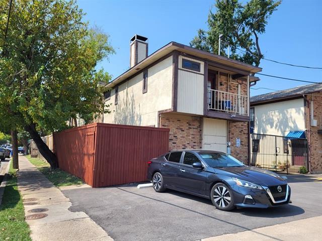 Building Photo - 4000 Rawlins St