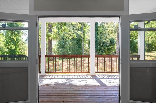 Building Photo - 1331 Diamond Ave SE