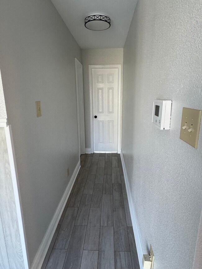 Building Photo - 10226 Crooked Stick Dr