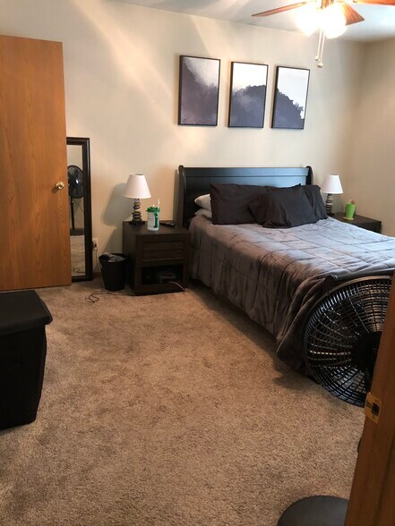 Upstairs/Master Bedroom - 227 E Mill St