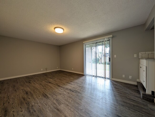 Building Photo - Beautiful Updated 3-Bed, 2-Bath Home In Thurston Area!