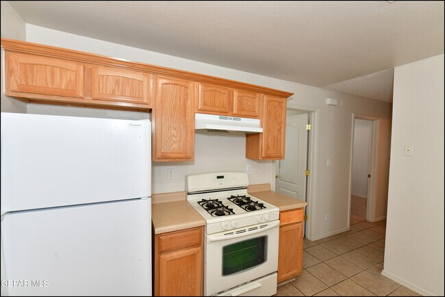 Building Photo - 3112 Tierra Ayala Dr