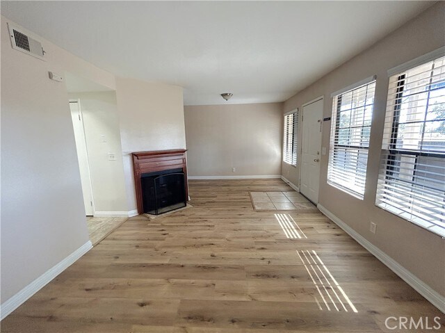 Building Photo - 8167 Vineyard Ave