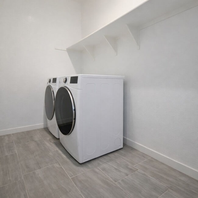 Building Photo - 2353 E Castanets Dr