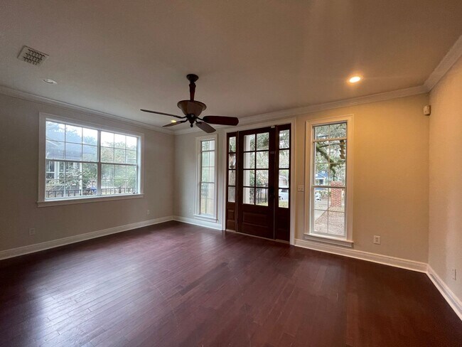 Building Photo - 1330 N Duval St