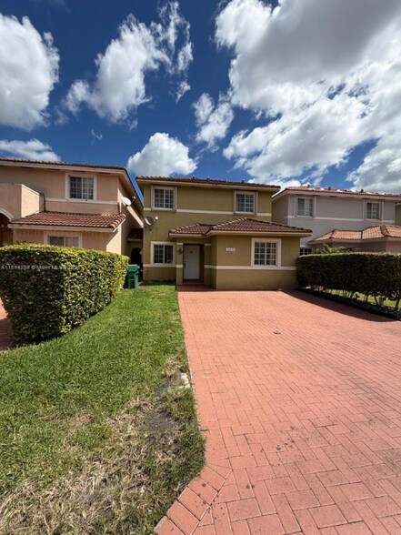 Primary Photo - 14371 SW 136th Ave